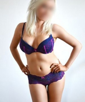 Утонченная леди с обворожительной внешностью ждет встречи с достойным кавалером. Мое тело и душа открыты для тебя, дорогой. Нежные прикосновения и страстный секс - вот что я предлагаю в обмен на твою щедрость. 4036, 30 лет