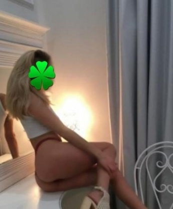 Яркая, страстная и опытная, я готова сделать твои фантазии реальностью. Встреча со мной - это настоящее погружение в океан наслаждений. Возможно, ты захочешь провести со мной незабываемую ночь или сделать паузу в повседневности на несколько часов. Я предлагаю широкий спектр услуг, от нежного эротического массажа до жаркой игры в ролевые сценки. Не забудь зайти на мою страничку, чтобы ознакомиться с отзывами и фото. Живу в Москве, и с нетерпением жду нашей встречи. 💋 7736, 19 лет